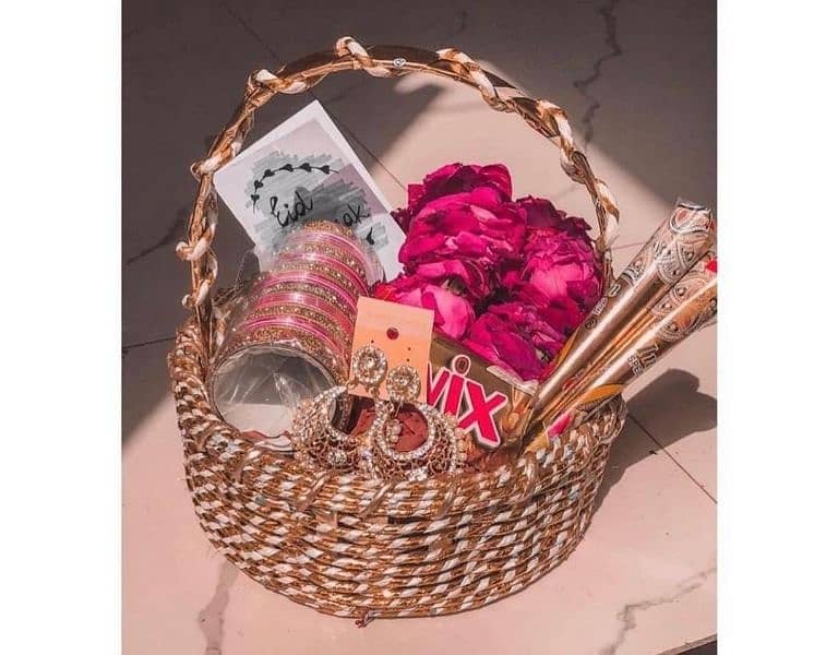 Customized Gift Baskets For Birthdays,Chocolate Baskets, Box, Cakes 9