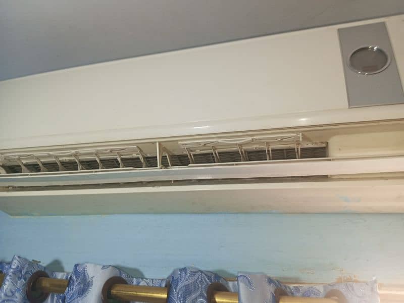 1.5 Ton Gree AC Non Inverter For sell 3