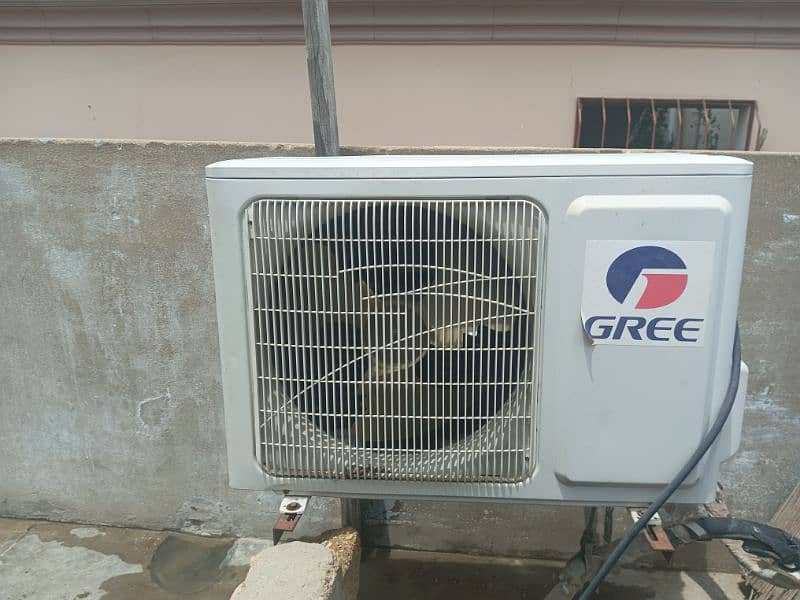 1.5 Ton Gree AC Non Inverter For sell 6
