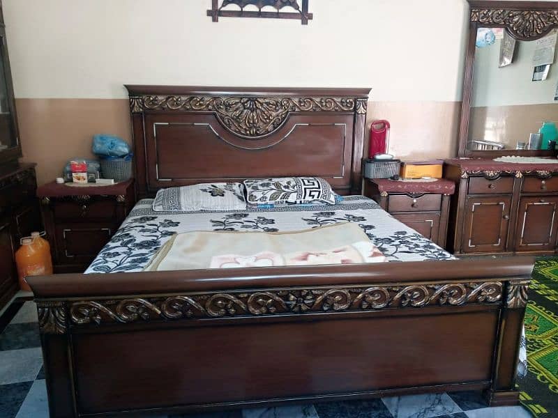 BED AND DRESSING TABLE SIDE TABLES AND FULL FURNITURE 5