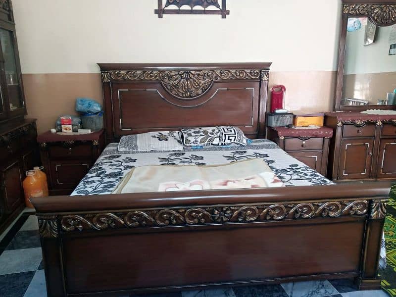 BED AND DRESSING TABLE SIDE TABLES AND FULL FURNITURE 7