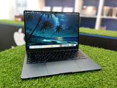 MacBook Air M2 Midnight 8gb 256gb 137 cycles 10/10 condition