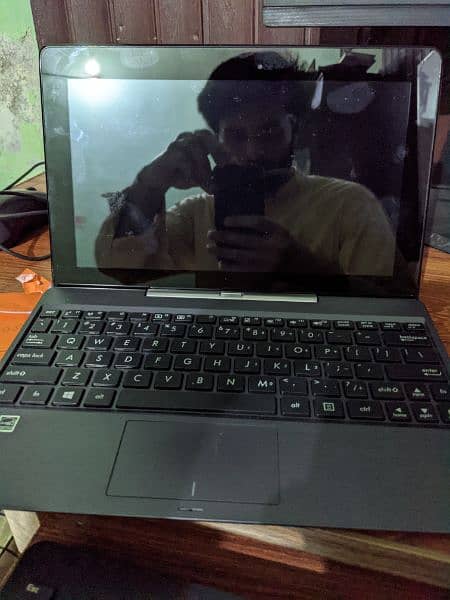 Asus Transformer T100t Tablet + laptop 4