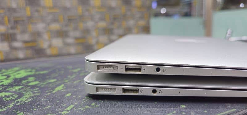 Apple macbook Air 2017 13 inch 256 Gb 12