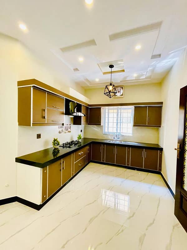 8 Marla Fully Furnished Upper Portion House For Rent in Usman Block Bahria Town Lahore 2