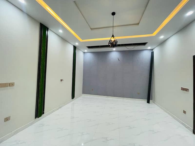 10 Marla Upper Portion For Rent in Narigs Block Bahria Town Lahore 2