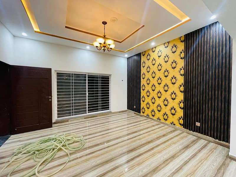 10 Marla Upper Portion For Rent in Narigs Block Bahria Town Lahore 6