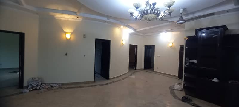 Prime location sprat gate Knaal 3bed upper portion for rent in dha phase 4 9