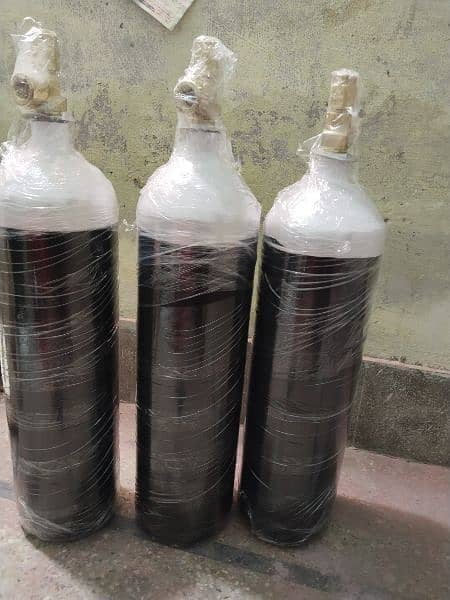 oxygen cylinders 4