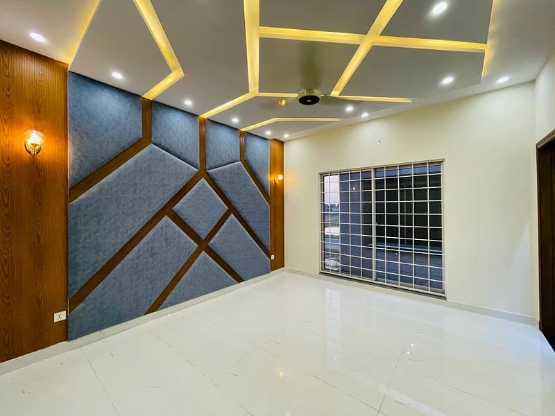 10 Marla Upper Portion Ovcersea B on Beautiful Location For Rent in Bahria Town Lahore 5
