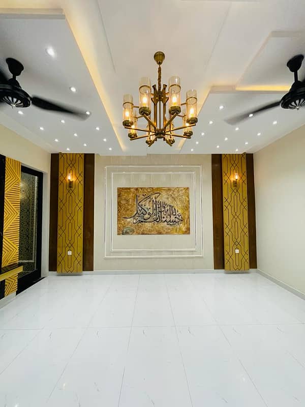 10 Marla Upper Portion Ovcersea B on Beautiful Location For Rent in Bahria Town Lahore 7