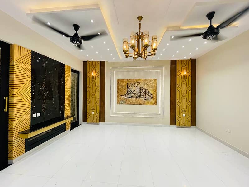 10 Marla Upper Portion Ovcersea B on Beautiful Location For Rent in Bahria Town Lahore 8