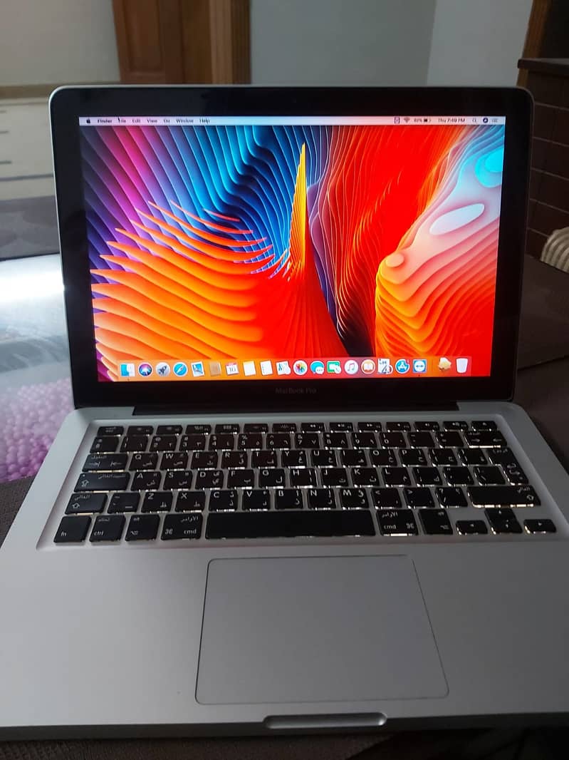 Macbook pro 13 inch mid 2012 12 GB Ram and 128 SSD 8