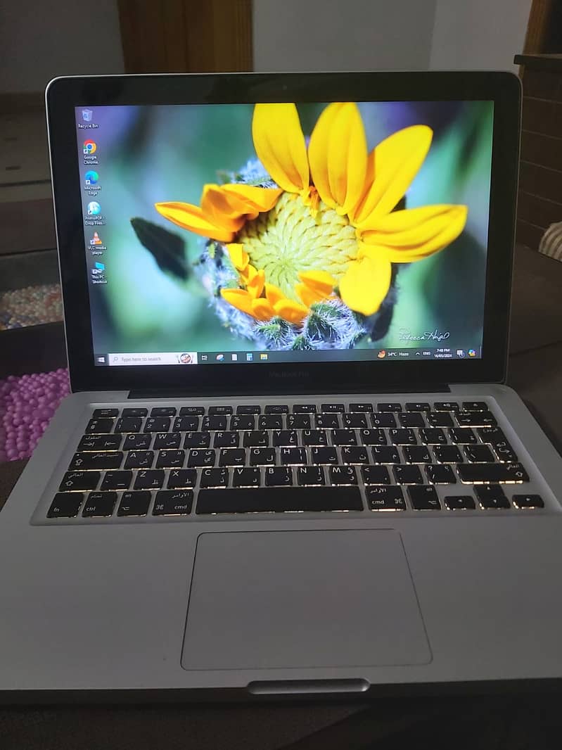 Macbook pro 13 inch mid 2012 12 GB Ram and 128 SSD 10
