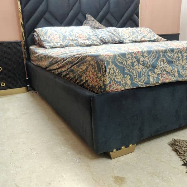 Cushioned Bed Set 4