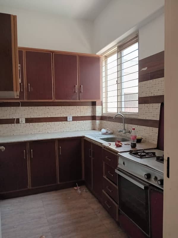 01 KANAL FULLY RENOVATED DOUBLE UNIT VERY BEAUTIFUL BUNGALOW AVAILABLE FOR RENT 20
