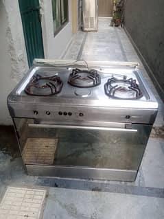 cooking range is for sale in good condition