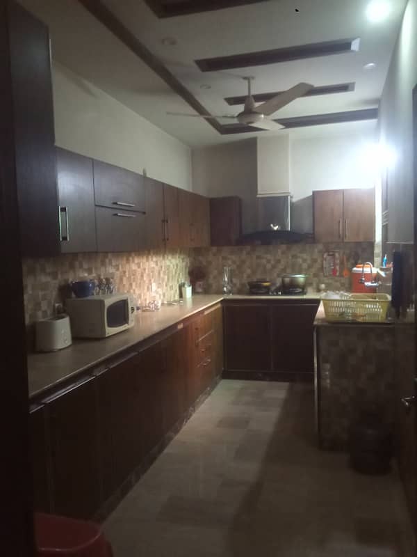 gulberg ideal location 14 Marla full house silent office ideal location 3