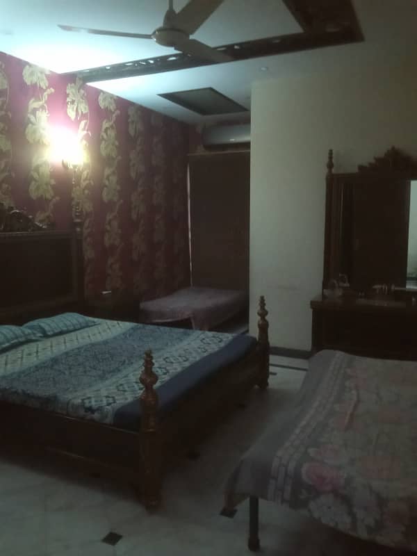 gulberg ideal location 14 Marla full house silent office ideal location 4