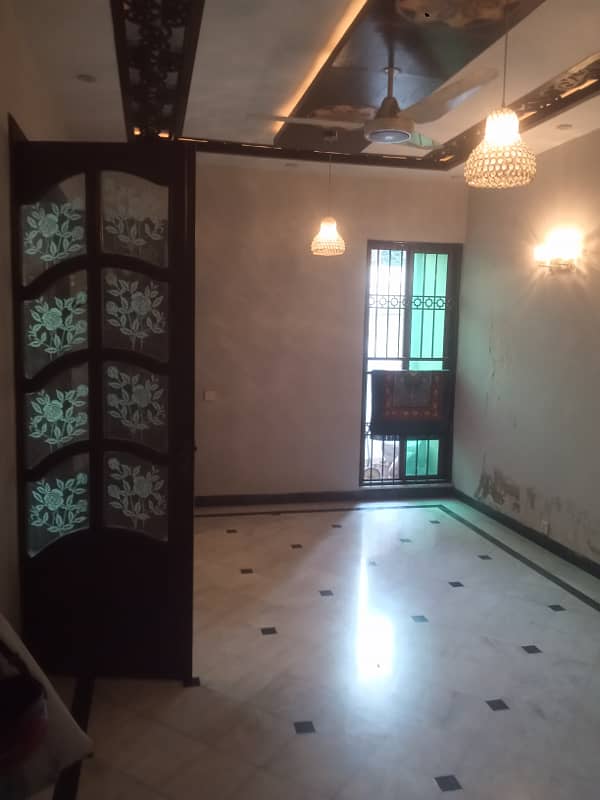 gulberg ideal location 14 Marla full house silent office ideal location 5