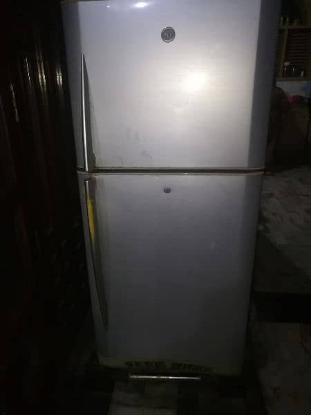 Pel fridge. good condition urgent sale 5