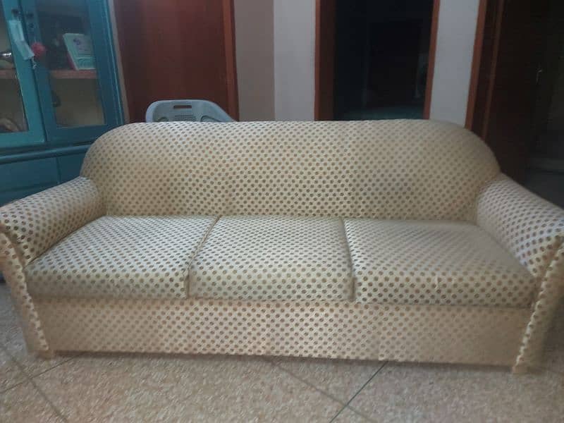 Cozy and comfortable used sofa 7 seater - Perfect for relaxation 2