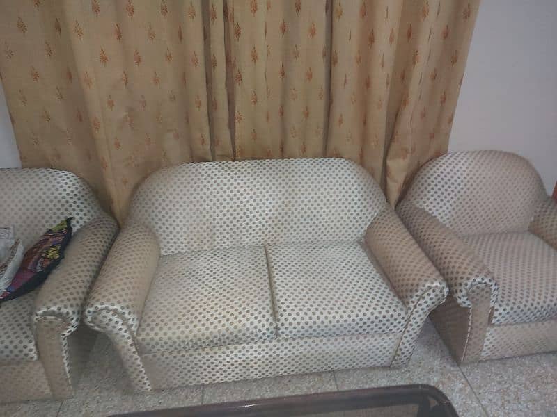 Cozy and comfortable used sofa 7 seater - Perfect for relaxation 3