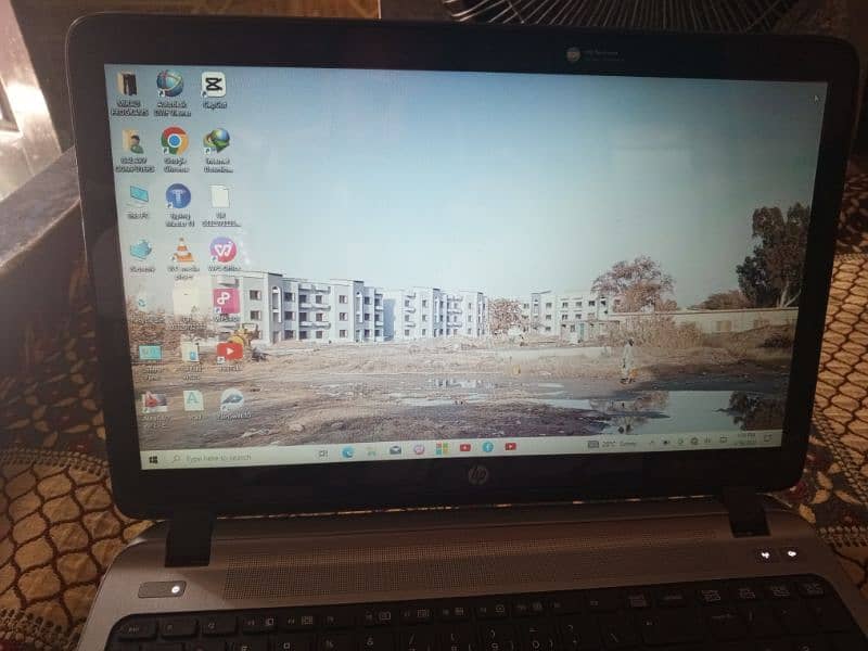 HP leptop urgent sell 3