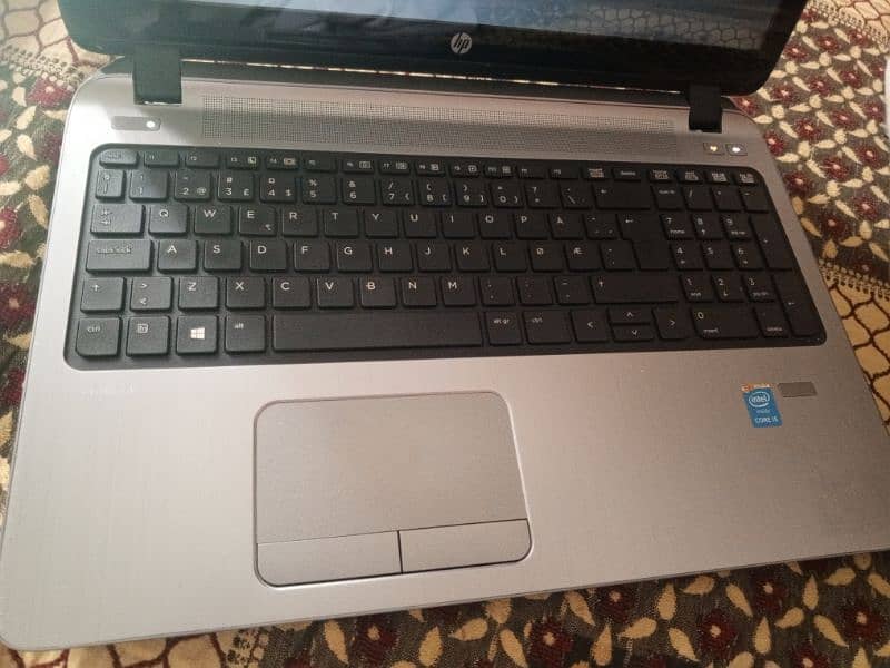 HP leptop urgent sell 7