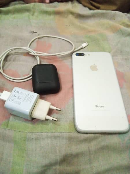 iPhone 7plus no 10 by 9 condition haipata battery health 69 hai 1