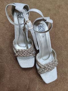 ecs brand new heel sandals golden clor