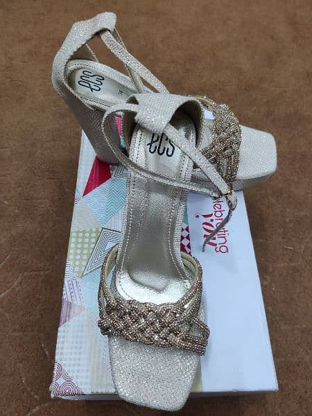 ecs brand new heel sandals golden clor 3