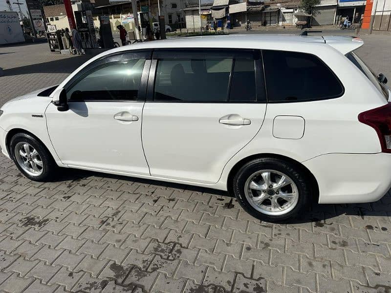 Toyota Corolla Axio 2015 4