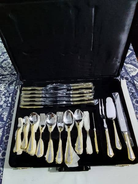 Kitchen Cutlery Set. 85 pieces set. Golden/Silver 1