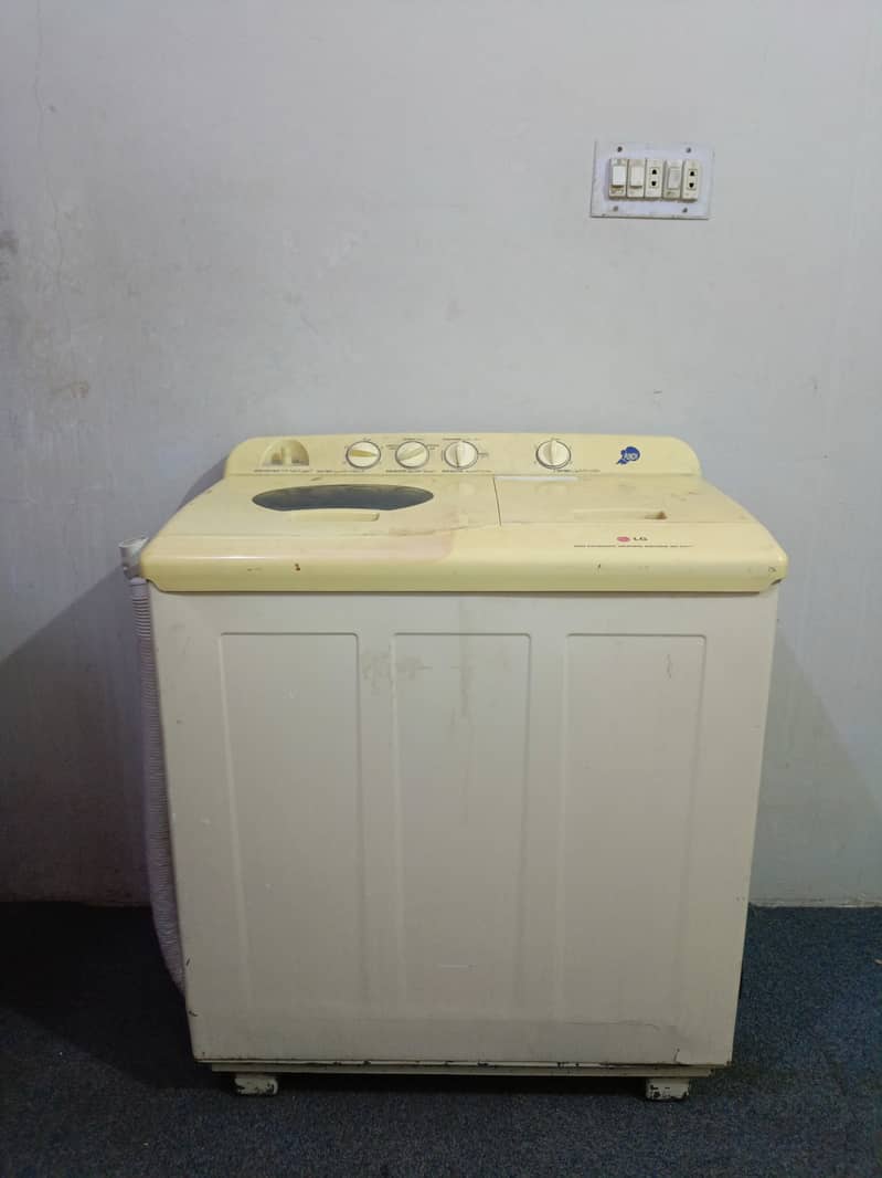 Semi-automatic washing machine with dryer 1