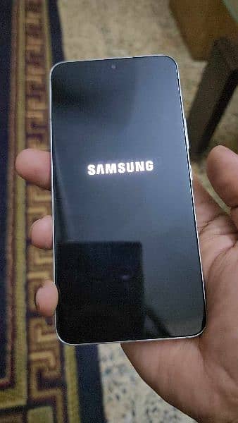 Samsung galaxy s22 white 8gb/128gb 8
