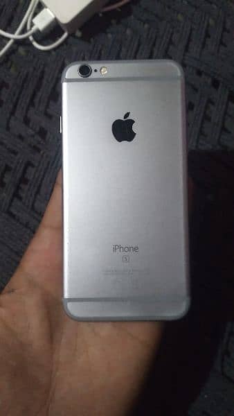 I Phone 6s Silver colour 32 GB 1