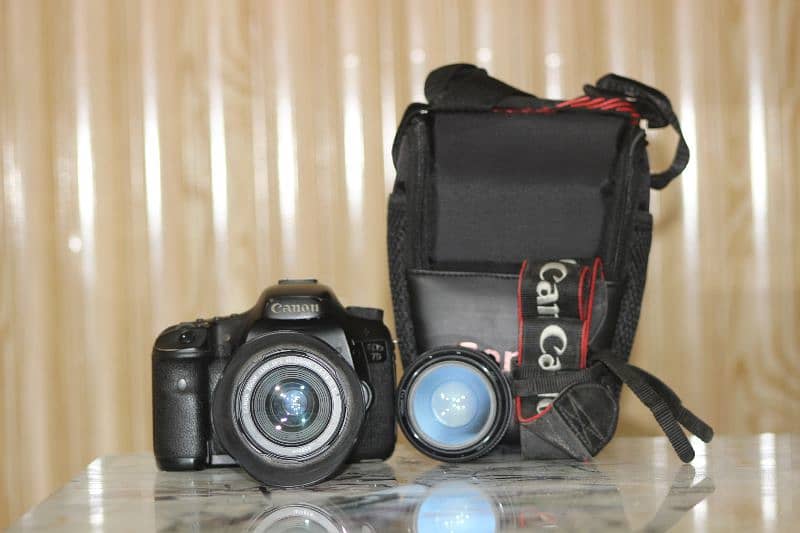 Special deal ! Canon 7d with 2 lens , camera bag , lens bag for sale 5
