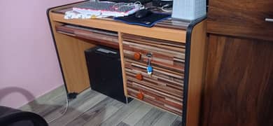 Wooden computer table