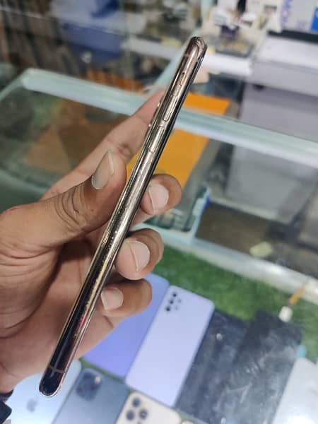 Iphone 11 pro max PTA APPROVED 256GB 1