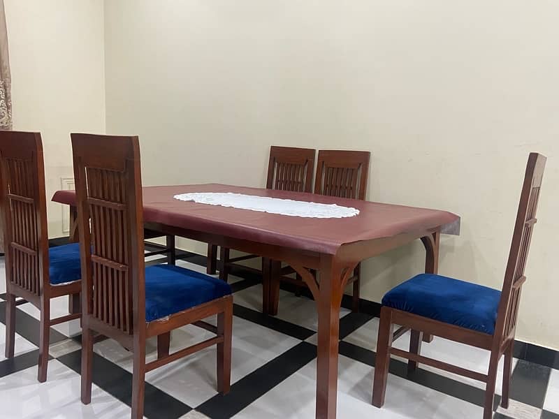 6 person used dining table 4