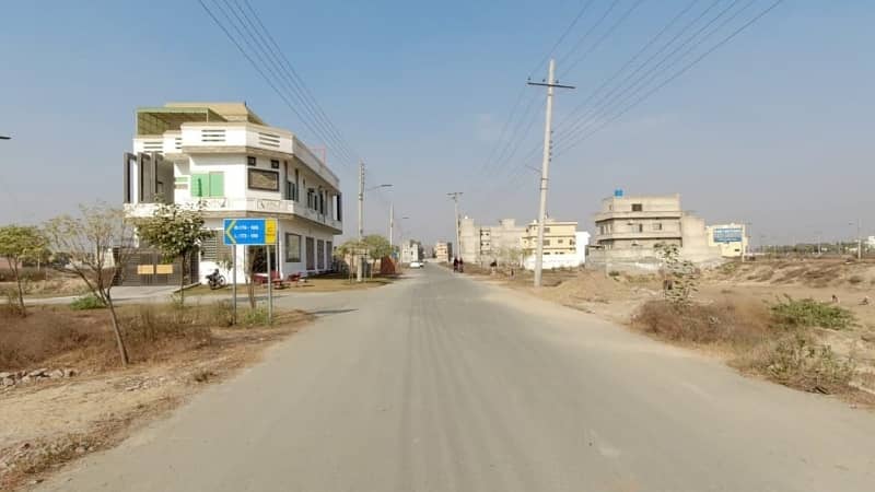 Exceptional Offer! 100 Feet Wide Road 1 Kanal Available For Sale In LDA Avenue Block J 6