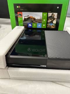 XBOX ONE 500GB complete accessories and box Excellent condition