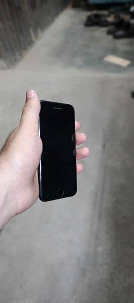 iphone 7 128gb water pack 85 health good condtion 3