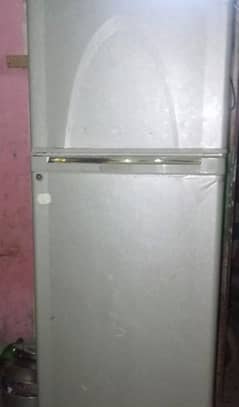 full size Dawlance fridge cooling working 10by10