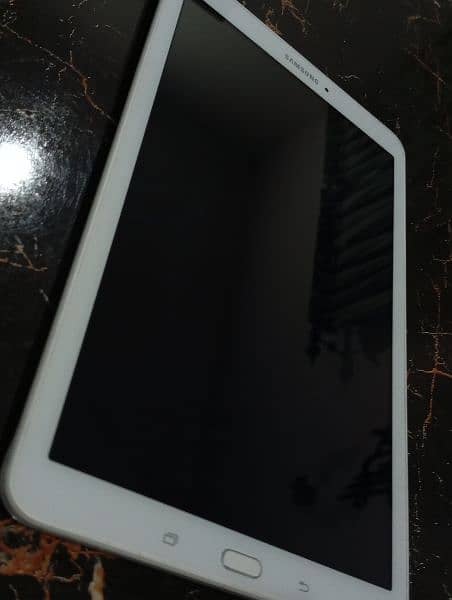 Samsung SM-T560 Galaxy Tab E - 9.6" 8GB Wi-Fi Tablet - White 2