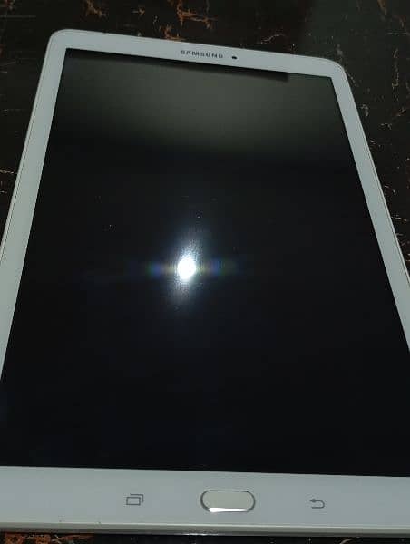 Samsung SM-T560 Galaxy Tab E - 9.6" 8GB Wi-Fi Tablet - White 3