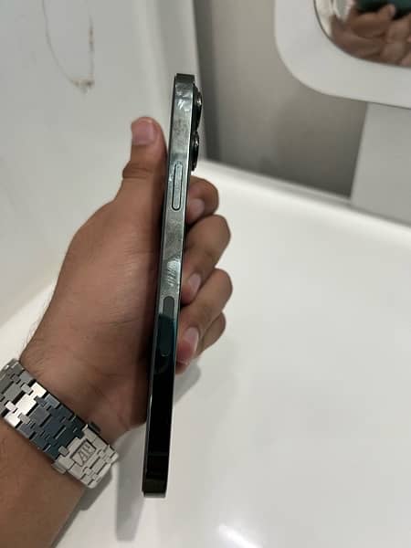 iPhone 13 pro max factory unlock 128gb 10/10 with box 8