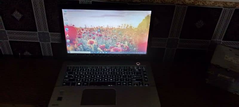 Toshiba laptop with touch screen urgent sale 3