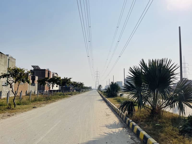 Hot location plot in cheap price 20
